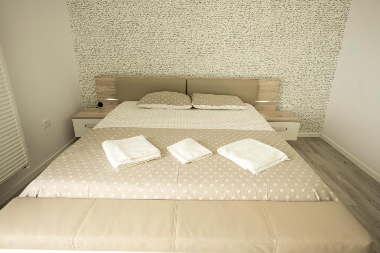 The View Apartment Navodari Luaran gambar